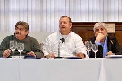 Presionado por disidentes, el triunvirato daría hoy luz verde para activar un paro en la segunda quincena de septiembre