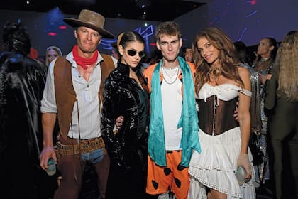 Presley junto a sus padres y su hermana Kaia, con quién era muy unido