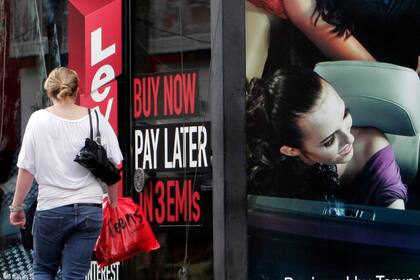 Préstamos de “compre ahora, pague después” pronto afectarán algunos puntajes de crédito en EE.UU.