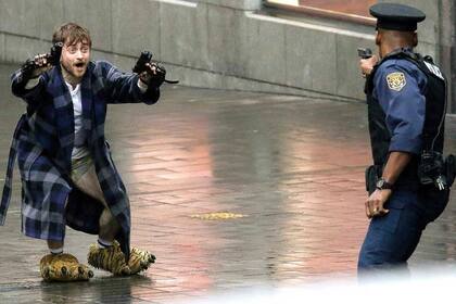 Daniel Radcliffe en Guns Akimbo, una de las películas que estrenará Particular Crowd en las señales de Turner como TNT y Space