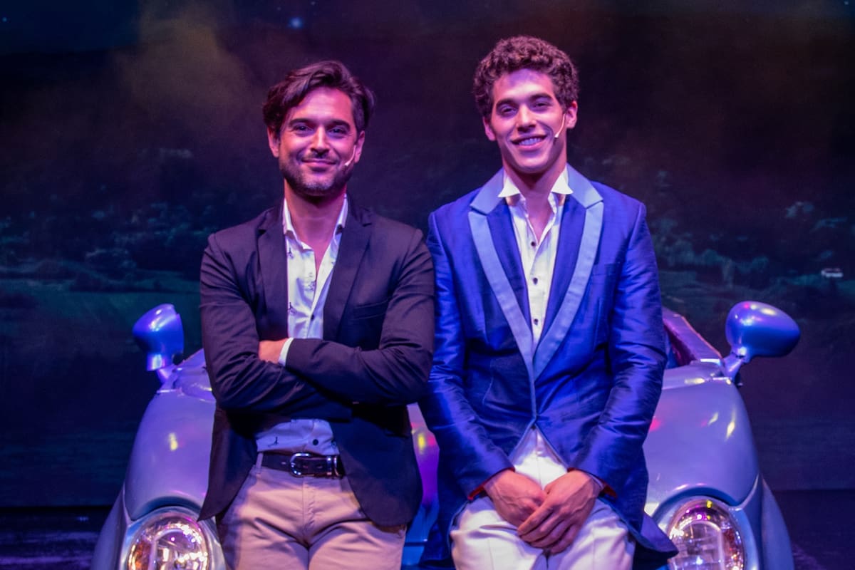 Previa al estreno de El regreso del joven príncipe, un musical para público familiar. En las fotos están los dos protagonistas (Patricio Arellano y José "el Purre" Giménez Zapiola), ellos dos con la directora Dalia Elnecavé y el elenco en su conjunto