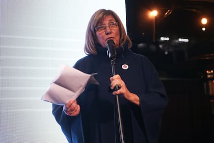 Previo al inicio de su discurso de bienvenida y en el Campo Argentino de Polo, Silvia Uranga se tomó un momento para homenajear a la leyenda del deporte, Juan Carlos Harriott, fallecido el día lunes. "Porque fue un ejemplo de Pescar, porque fue una persona grande, porque fue humilde, trabajador, lleno de amigos y siempre una persona al servicio de los demás. Por eso les pido un aplauso por Juancarlitos".
