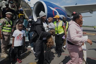 Primer grupo de nigerianos regresa a casa tras protestas contra la inmigración en Sudáfrica