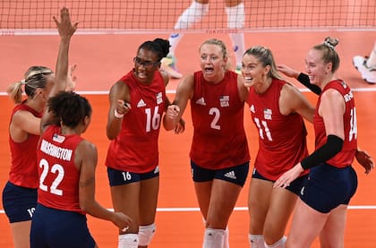Primera conquista olímpica del vóleibol femenino de Estados Unidos: con el 3-0 a Brasil, su país supera en medallas doradas a China en Tokio 2020.