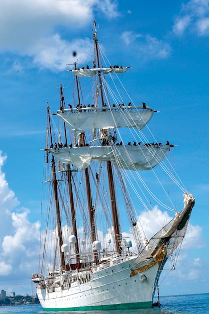 Primera escala del buque “Juan Sebastian de Elcano”, en el que viaja la princesa Leonor de Borbón, en Salvador de Bahia, Brasil, el 18 de febrero de 2025.