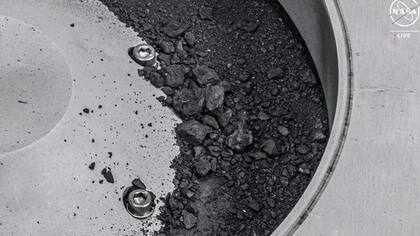 Primera imagen de las muestras traídas del asteroide Bennu por la NASA