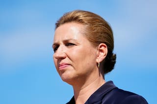 Primera ministra danesa inicia tercer mandato, mantiene firme postura sobre Groenlandia