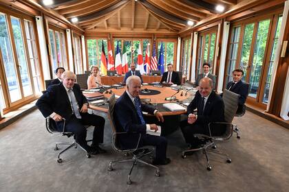 Primera sesión de trabajo sobre la situación económica mundial durante la Cumbre del G7 en Schloss Elmau.