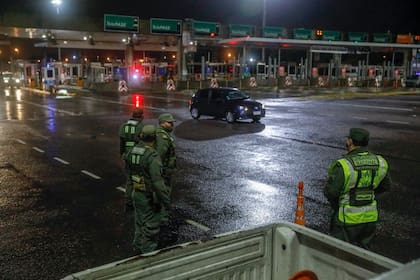 Primeros controles de Gendarmería en Autopista Panamericana, peaje Pilar, la semana pasada