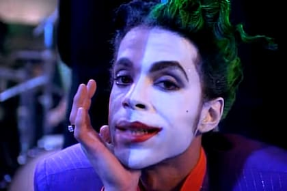 Prince en el video de "The Partyman", tema incluido en la banda de sonido de Batman