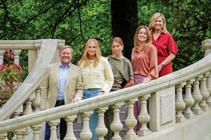 Un posado de este año con sus padres, Guillermo Alejandro y Máxima, y sus hermanas Alexia y Ariane