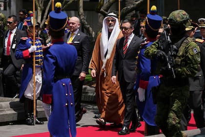 Príncipe heredero de Abu Dabi vista Ecuador en medio de tensiones en Oriente Medio