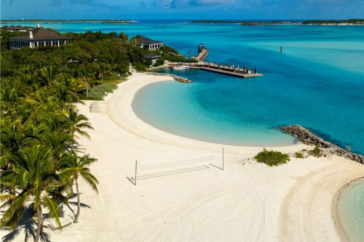 Privacidad, lujos y mucha historia en el cine; la isla Little Pipe Cay fue escenario de las sagas Piratas del Caribe y James Bond