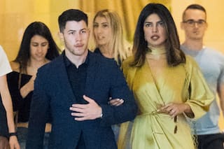 Después de dos meses de novios, Nick Jonas y Priyanka Chopra se comprometieron