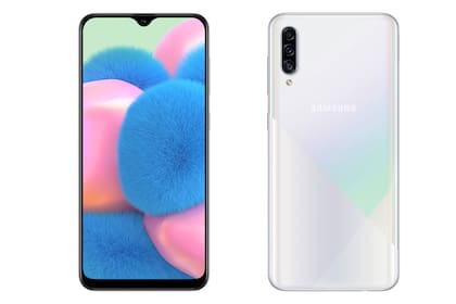 Probamos este móvil que cuenta con tres cámaras principales y la posibilidad de tomar fotografías en gran angular