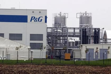 Procter & Gamble sus negocios locales y sus marcas entre dos empresas argentinas: Newsan se quedó con Gillette y Pampers, y Dreamco compró Magistral y Ariel