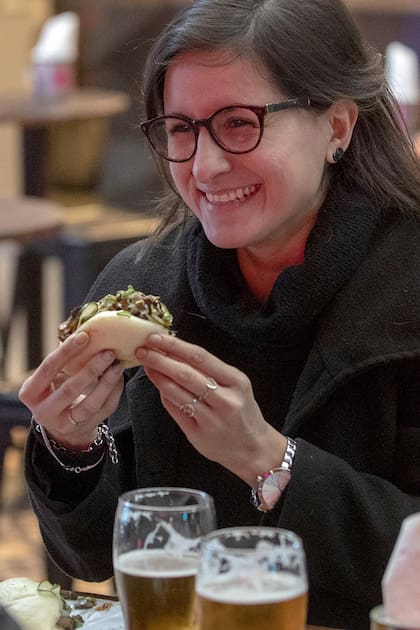 Sabrina Corda disfruta de un bao de hongos en el fast food vegano Lado V

Lado V, Honduras 4969