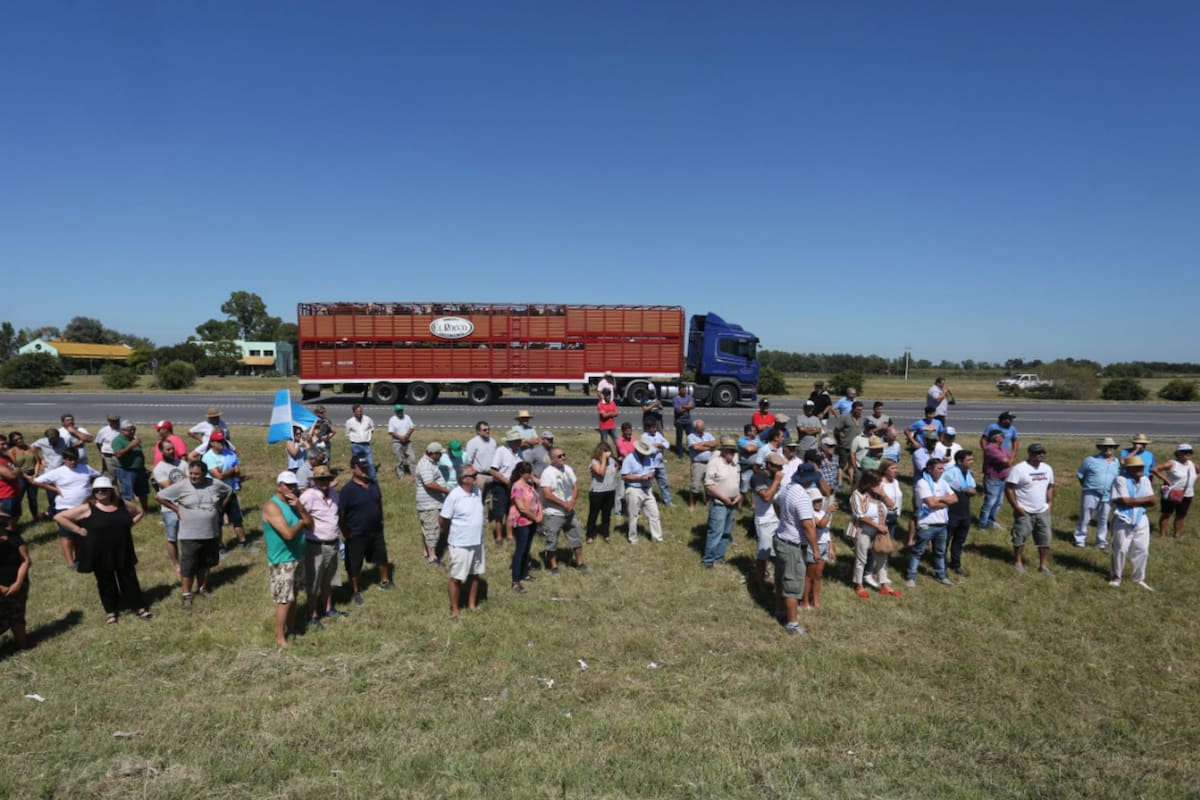 Productores hoy en San Pedro. Pidieron un cese comercial por 15 días de productos del campo y una rebelión fiscal sin pago de impuestos