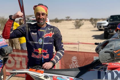 Proeza. El argentino Matías Notti sufrió varios accidentes durante el Dakar que le produjeron lesiones físicas, entre ellas la fractura de algunas costillas; sin embargo, logró finalizar el rally