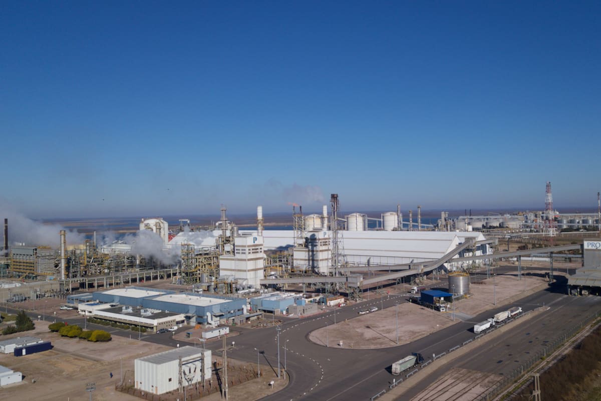 Profertil produce 1,3 millones de toneladas de urea granulada en su planta cercana a Bahía Blanca
