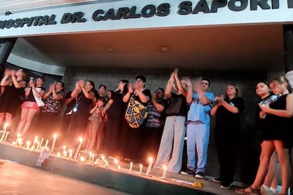 Profesionales del Hospital Saporiti, de Rivadavia en Mendoza, hicieron una protesta para reclamar que no se cierre el área de maternidad