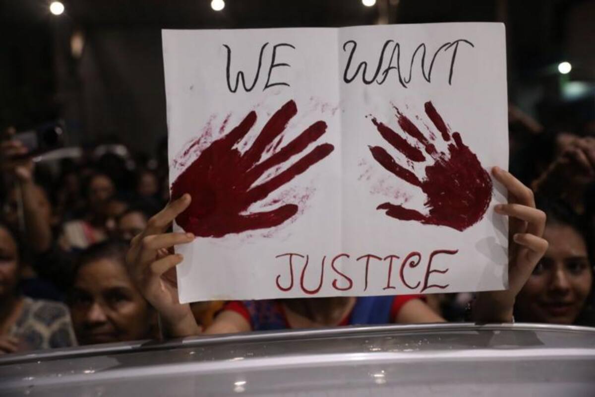 Profesionales médicos se manifestaron en las calles después del asesinato.