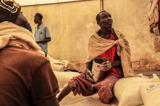 Programa Mundial de Alimentos advierte que recortes de donantes empujan a millones al hambre