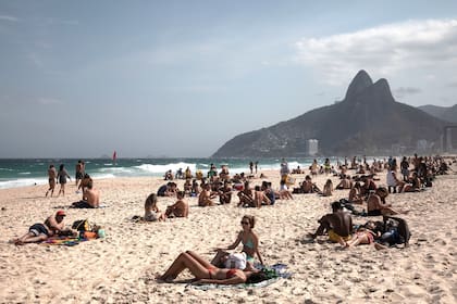 Río de Janeiro se aleja de la flexibilización y pedirá certificado de vacunación