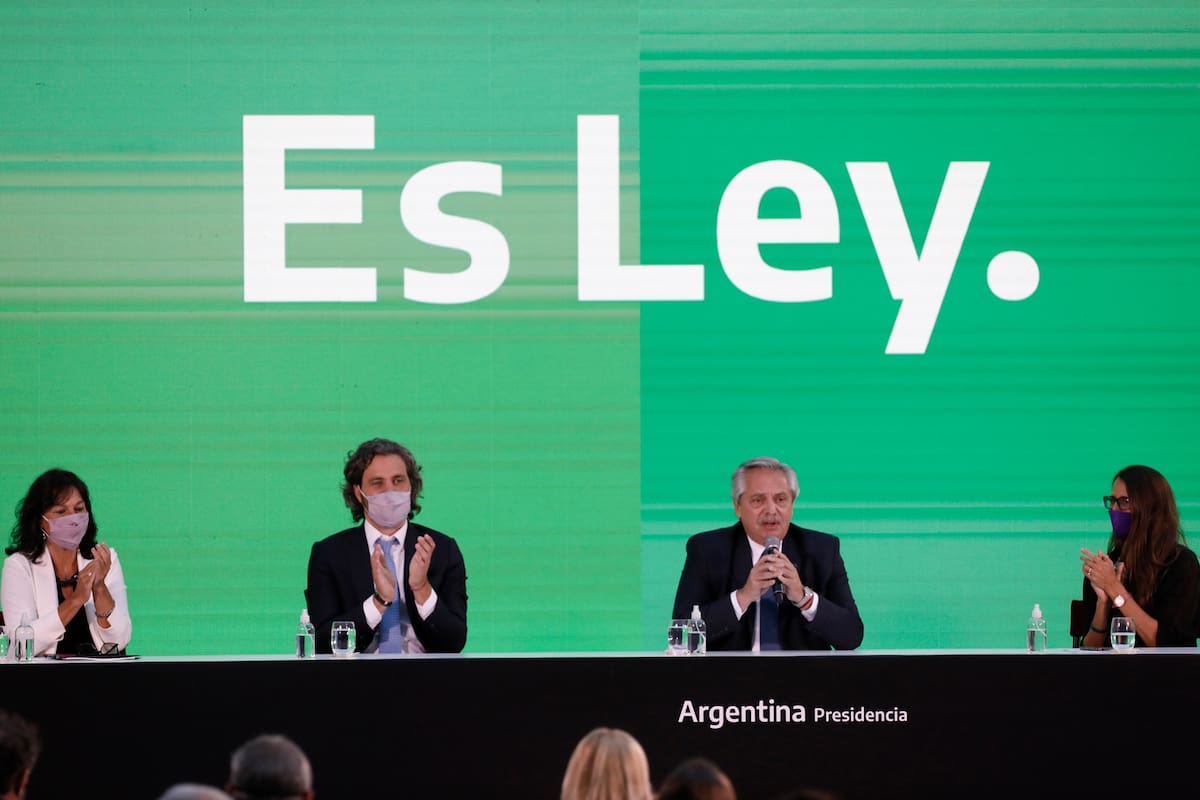 Promulgación de la Ley del aborto