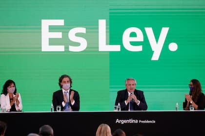 Promulgación de la Ley del aborto