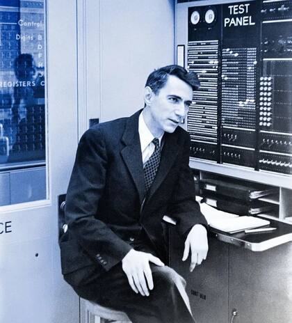 Pronto, Shannon se dio cuenta de que, como dijo una vez, una computadora es "mucho más que una máquina de sumar". (Shannon en Bell Labs en 1954)