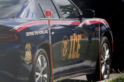 Proponen multar con 10.000 dólares por bloquear al ICE en Atlanta (Archivo)