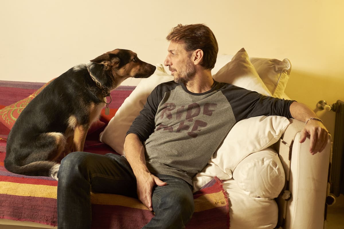 Protagoniza Blum, obra de Enrique Santos Discépolo que se presenta en el Regio de jueves a domingos; reconoce que pasó la etapa de salir todas las noches y que está fuera del circuito