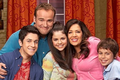 Protagonizó un éxito de Disney con Selena Gomez, se alejó por un tiempo y reapareció en el casamiento de la actriz