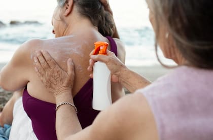 Protector solar, uno de los infaltables en tu bolso durante el verano