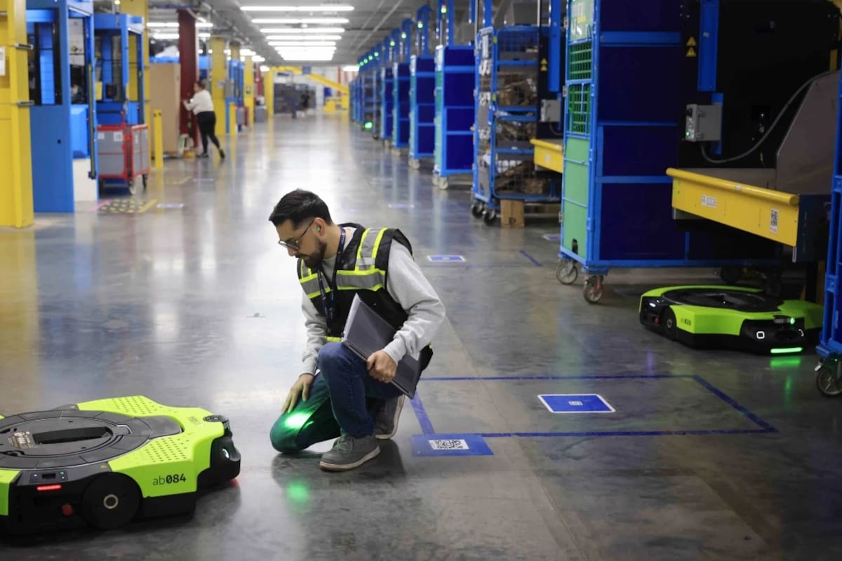 Proteo, el robot autónomo de diseño propio que Amazon está usando en sus centros de logística