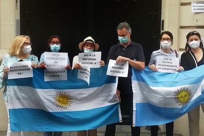 Protesta de argentinos en Francia