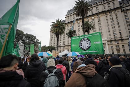 Protesta de ATE frente al Ministerio de Defensa
