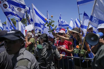 Protesta de ciudadanos israelíes contra la reforma que plantea el primer ministro