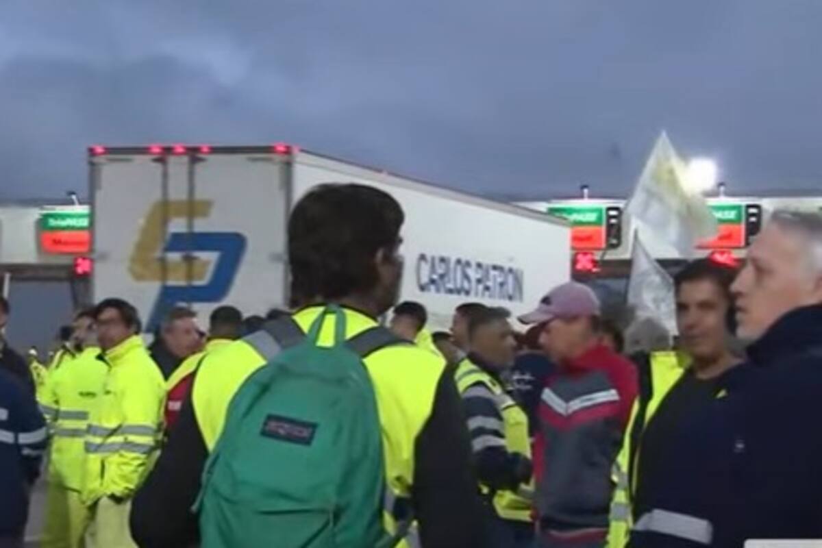 Protesta de empleados de peaje.