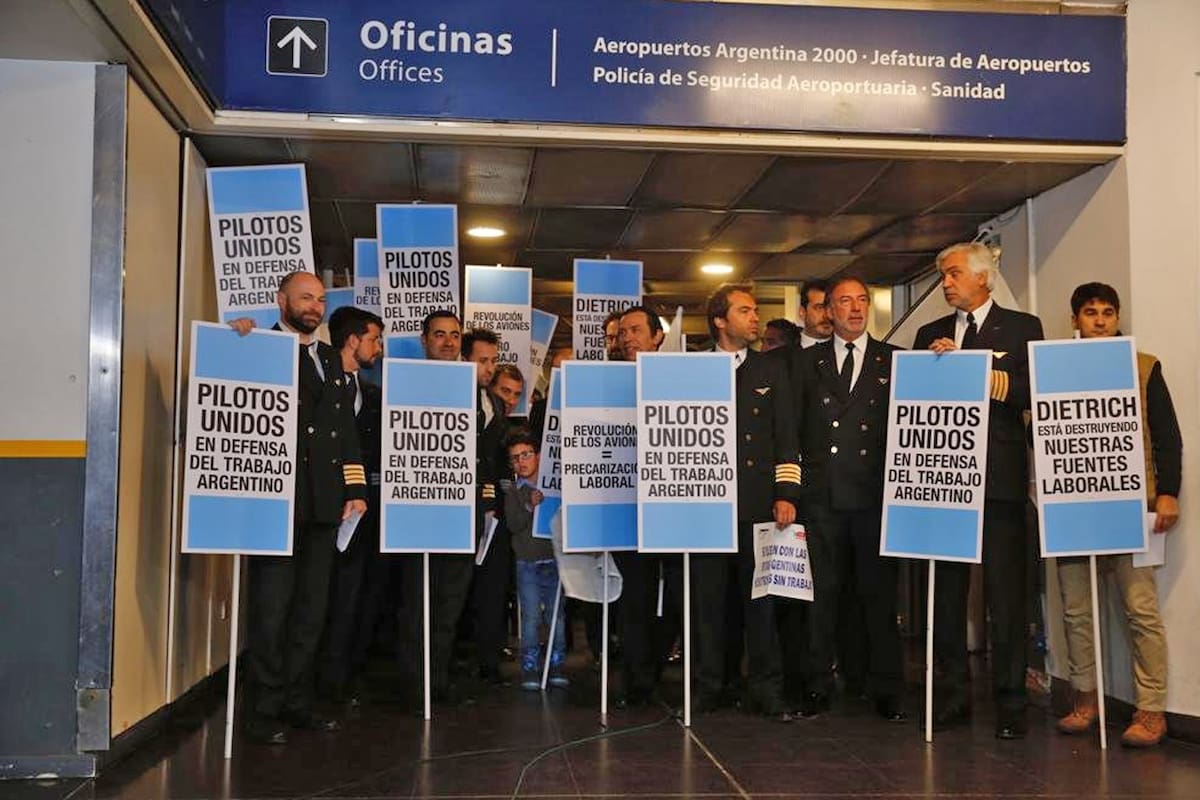 Protesta de pilotos de Aerolíneas