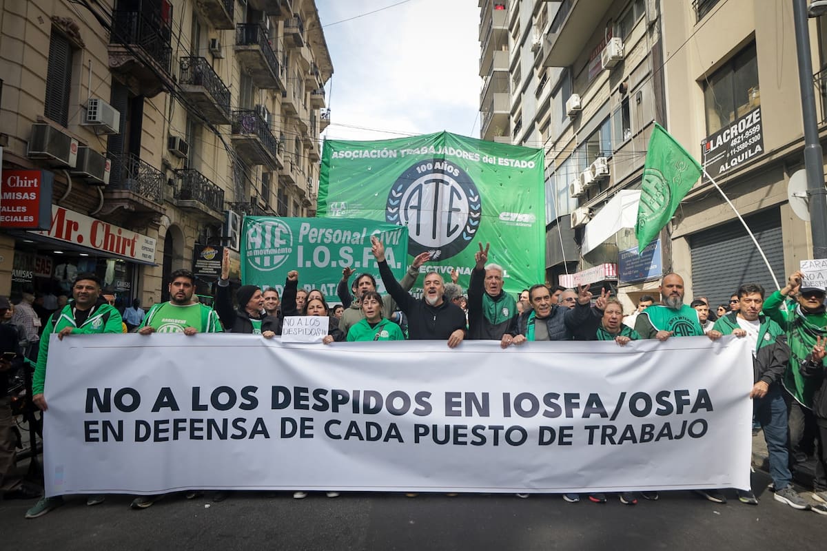 Protesta del gremio de empleados estatales en la Obra Social de las Fuerzas Armadas (OSFA)