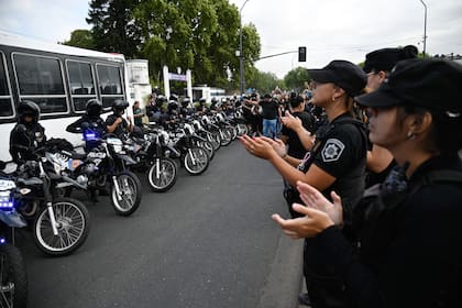 Protesta policial en Santa Fe: fracasó la negociación de la madrugada y se cortó la cadena de mando