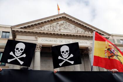 Protesta de la Asociación Española de Abogados ante el Congreso