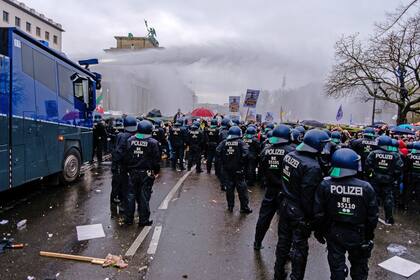 Protestas de manifestantes contra las restricciones por el coronavirus