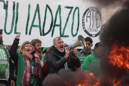 protestas de ate en cordoba ante la inminente llegada del presidente javier milei