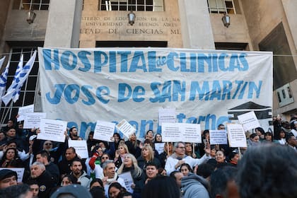 Protestas de trabajadores en el Hospital de Clínicas en junio pasado