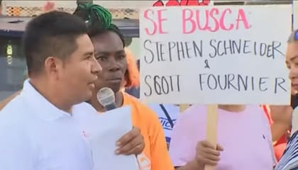 Protestas en las afueras de Palm Lakes Mobile Home Park