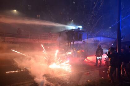 Protestas en Milán durante el primer día de los Juegos Olímpicos de Invierno
