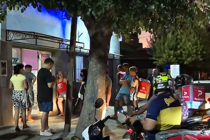 Protestas frente a la comisaria de Quilmes por el asesinato de un repartidor